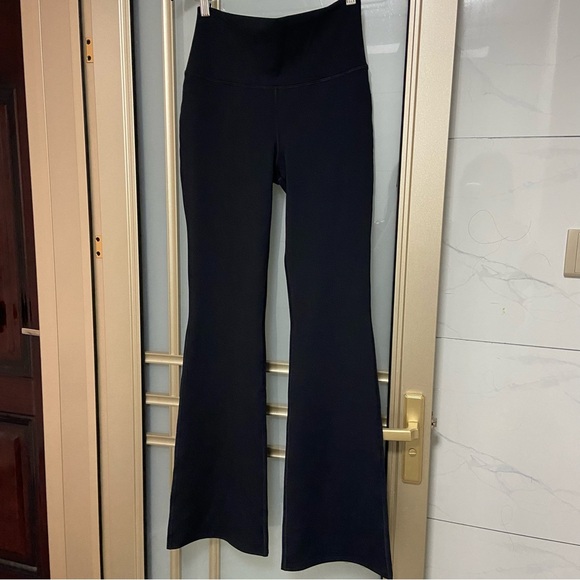 ALO Yoga Pants - ALO Yoga Midnight Flare Leggings